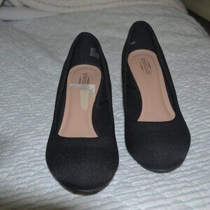 Pre owned Seychelles Black women shoes size 9